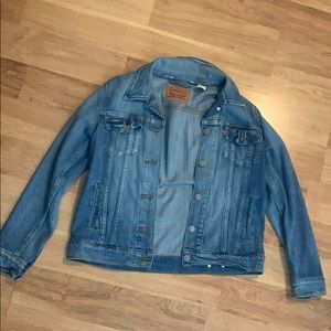 LEVI’S WMNS ORIGINAL TRUCKER DENIM JACKET. SZ MED.